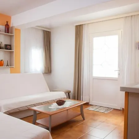 Apartment With Parking Space - 8817 Makarska