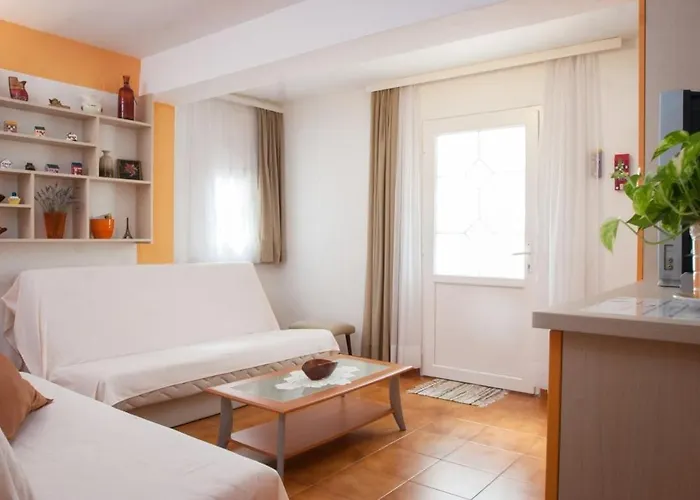 Apartament With Parking Space - 8817 Makarska