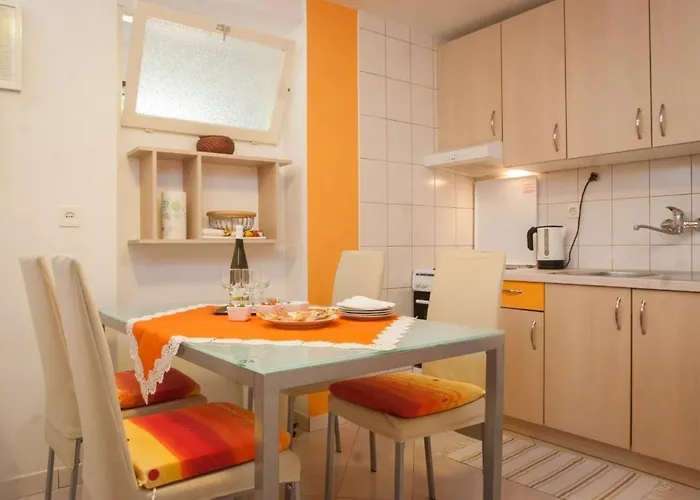 With Parking Space - 8817 Apartament Makarska