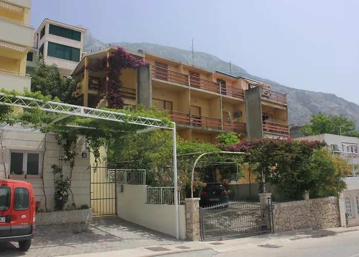 Apartament With Parking Space - 8817 *