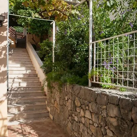 Апартаменты With Parking Space - 8817 Макарска