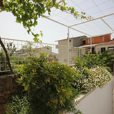 With A Parking Space - 8817 Makarska